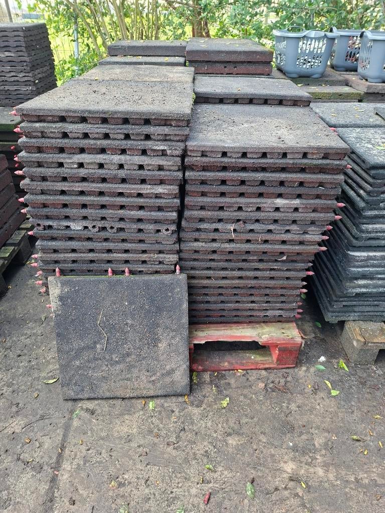 78 rubberen tegels 50x50x4.5 cm staltegels stalmatten