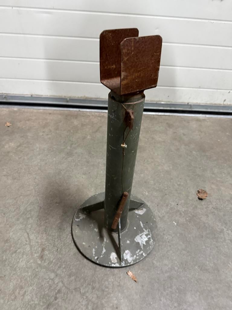 4 zware assteunen, Ophalen