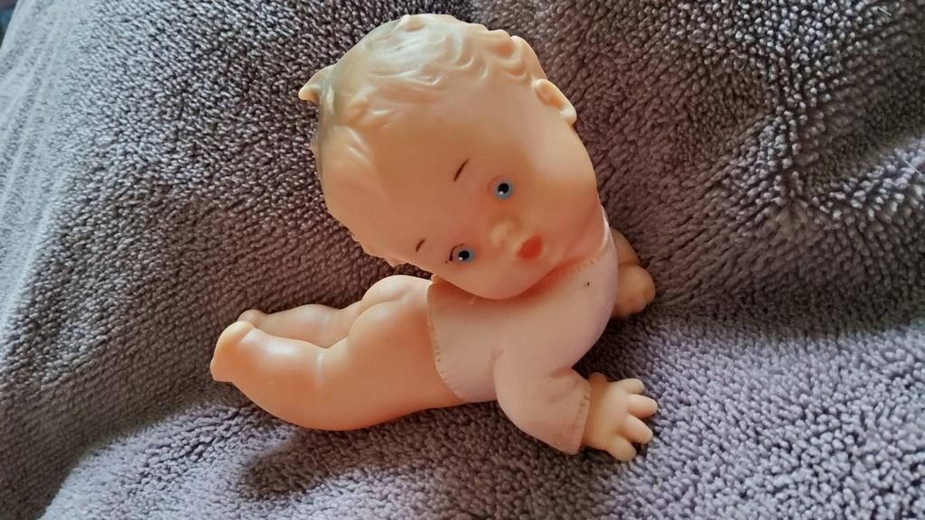 Oude retro gebruikte Schildkrot Baby gemerkt met n Schildpad, Ophalen of Verzenden, Gebruikt, Pop