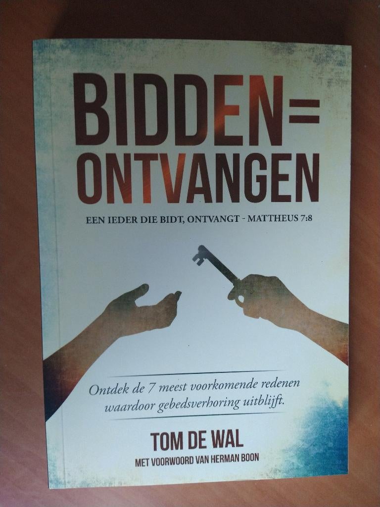Wal, Tom de. Bidden = ontvangen, Ophalen of Verzenden, Zo goed als nieuw