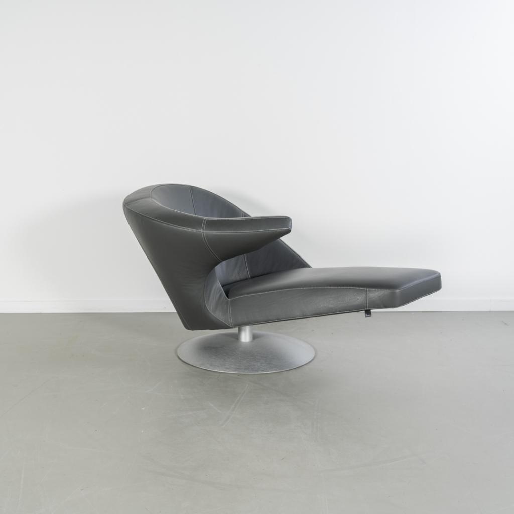 1x Leolux Parabolica Fauteuil Links Grijs Leer - Aluminium, Huis en Inrichting, Fauteuils, Zo goed als nieuw, Leer, Metaal, 75 tot 100 cm