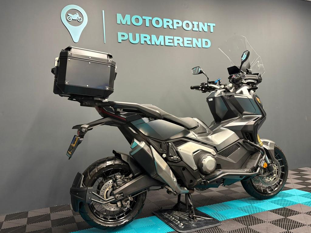 Honda X-ADV 750 2022 | 16.000 km | Nieuwe Achterband | GIVI, Rivium boulevard 222A
2909lk  Capelle a/d IJsel, NL, 745 cc, Bedrijf
