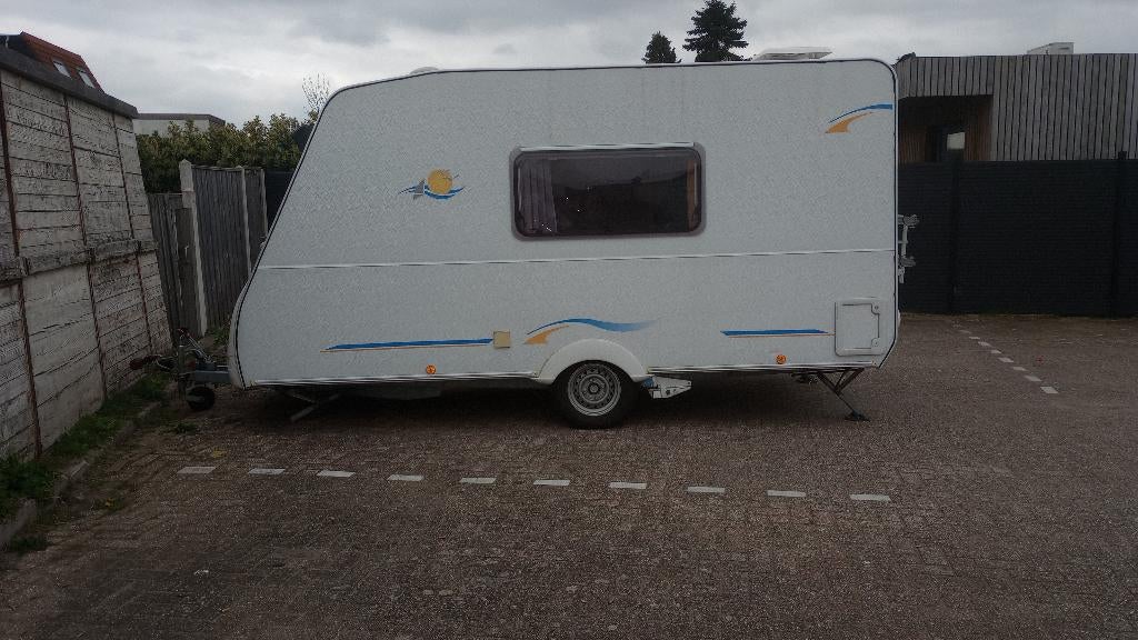 Caravan caravelair antares luxe 400 met mover, Caravans en Kamperen, Dwarsbed, Treinzit, Particulier, 4 tot 5 meter