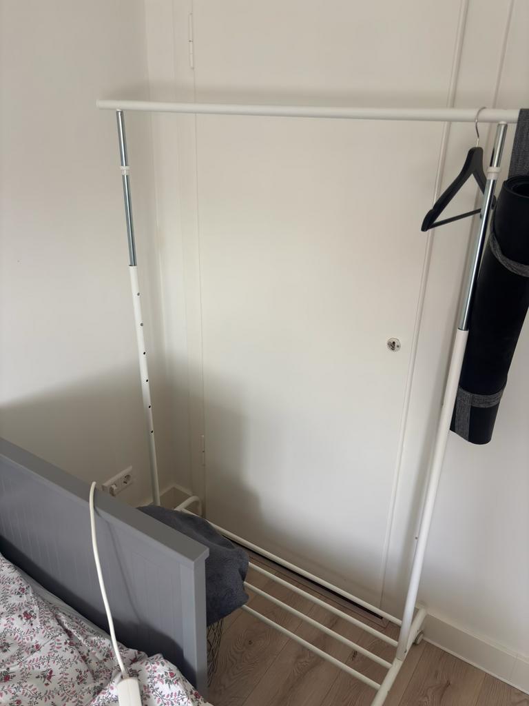 Ikea Rigga kledingrek, Kleding | Dames, Kledingrekken, Ophalen, Zo goed als nieuw