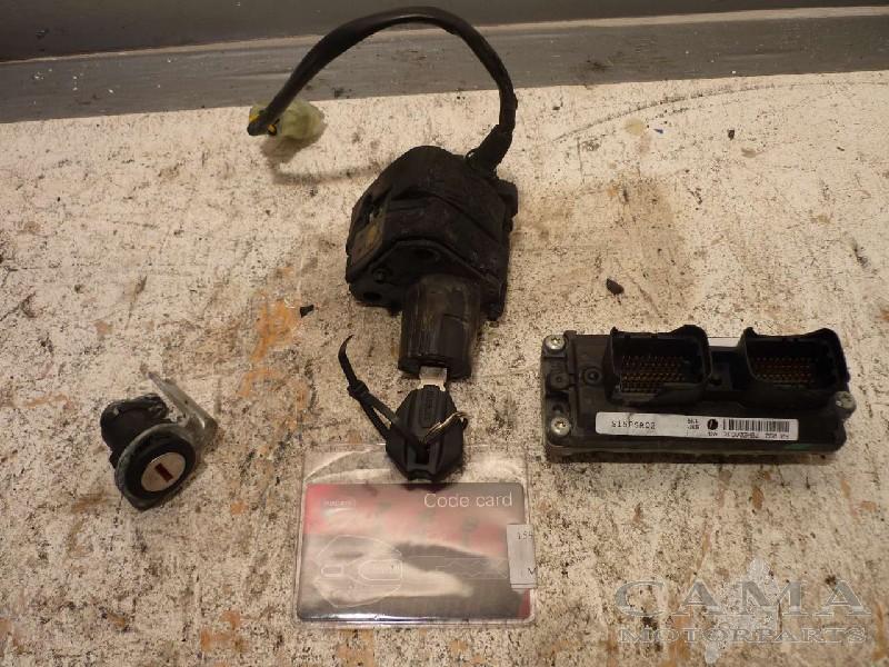 SLOTENSET Ducati Streetfighter 1100 2010-2011, Dhr. S. di Majo, Gebruikt, Info@cama-motorparts.nl, P.J. Troelstraweg 8 8
3144 CX  MAASSLUIS, NL