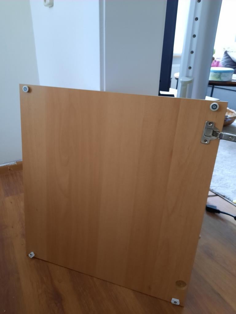 Ikea kastdeur met scharnieren, Huis en Inrichting, Kasten | Kledingkasten, Overige materialen, Minder dan 50 cm, Gebruikt, Ophalen of Verzenden