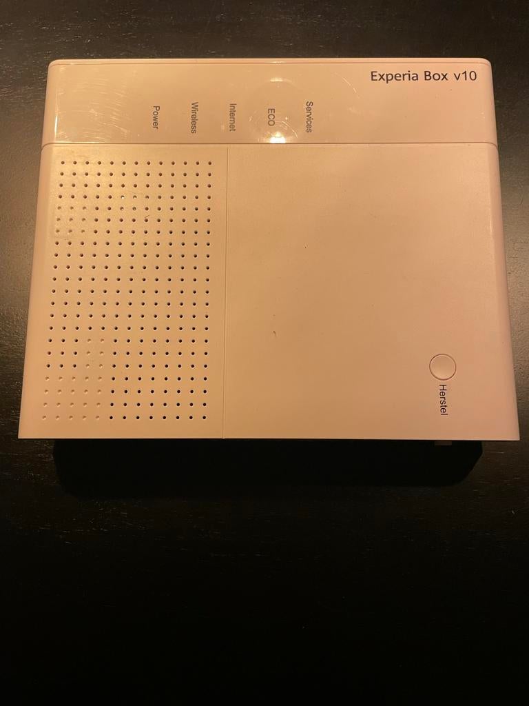 Experia Box V10 - Router met Modem, Computers en Software, Routers en Modems, Ophalen of Verzenden, Gebruikt, Router met modem