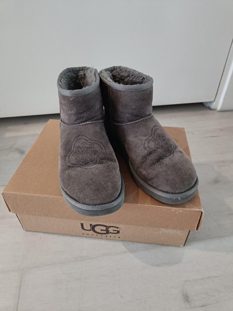 Uggs, met 38/39, Ophalen of Verzenden, Nieuw, Grijs