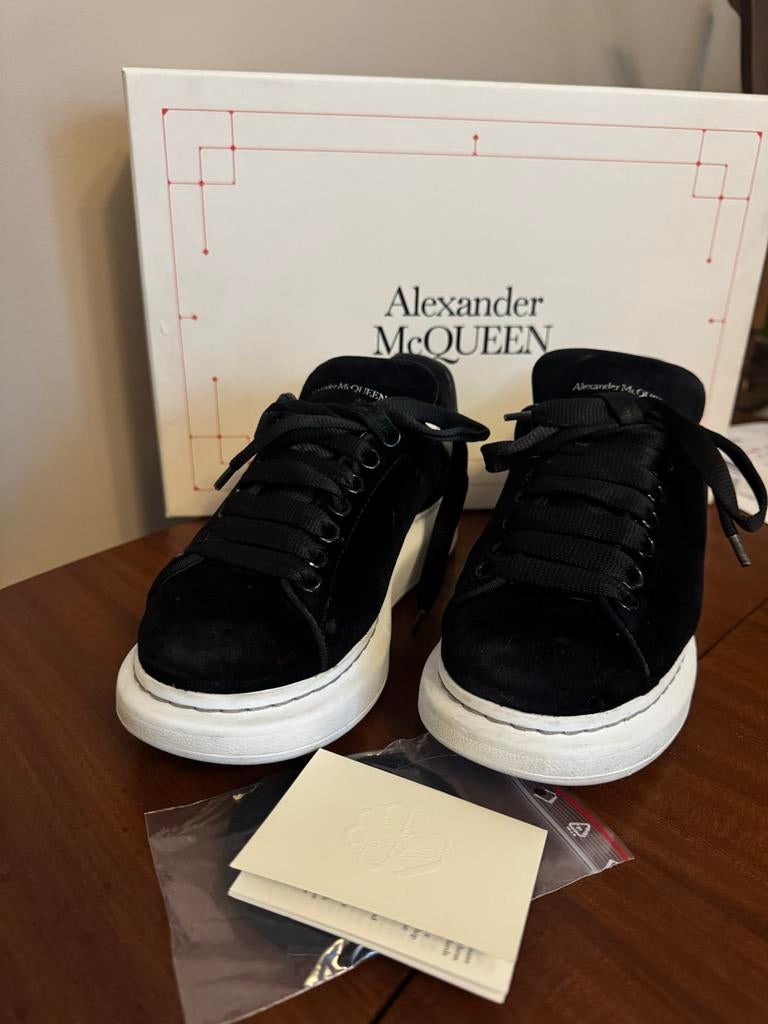 Alexander McQueen, Kleding | Dames, Ophalen of Verzenden, Zo goed als nieuw, Zwart, Sneakers of Gympen