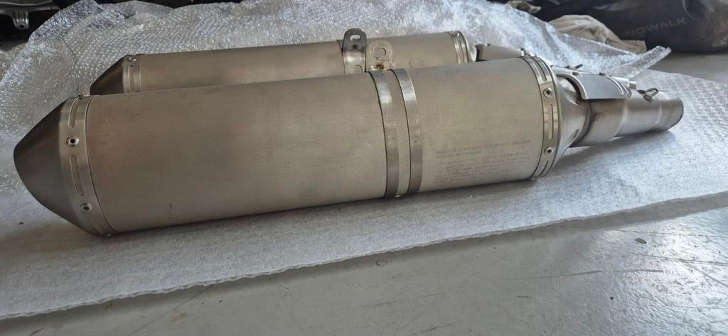 Mooie originele dempers Aprilia RSV1000R / Tuono 2004-2009, Gebruikt, Aprilia, Mivv, Ophalen of Verzenden