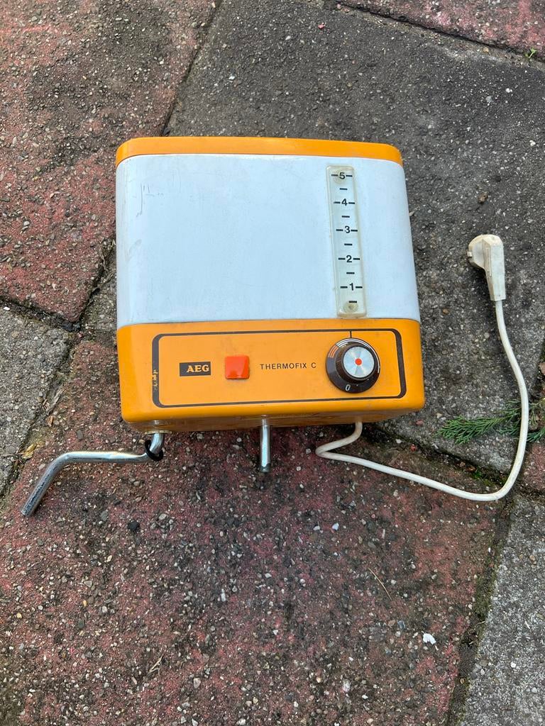 2x AEG 5 liter Warm Water Boilers - 220V, Gebruikt, Minder dan 20 liter, Onbekend, Boiler