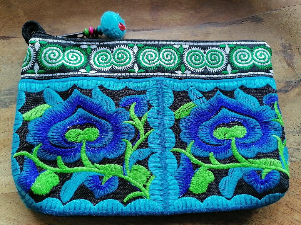Nieuwe handgemaakte etnische Hmong clutch of etui blauw, Ophalen of Verzenden, Nieuw