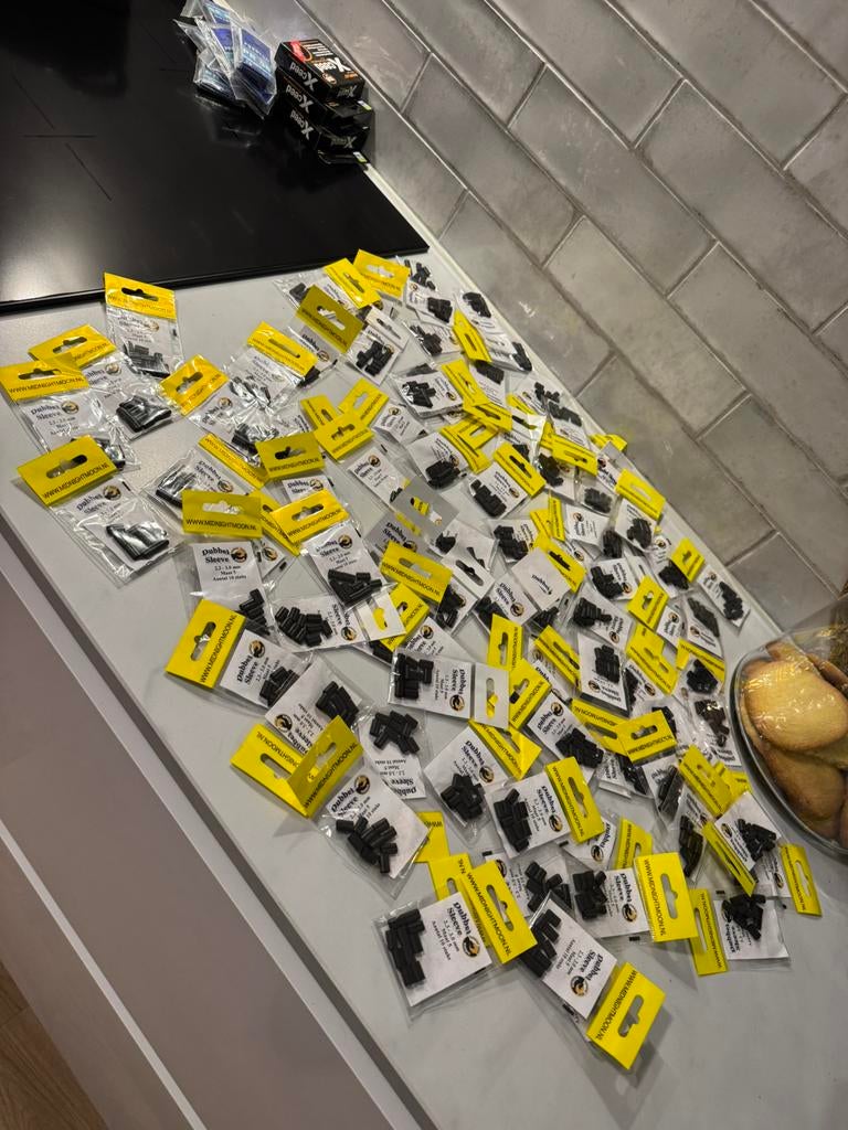 82 verpakkingen midnight moon dubbel sleeve crimps 2.3 - 3mm, Watersport en Boten, Hengelsport | Zeevissen, Ophalen of Verzenden