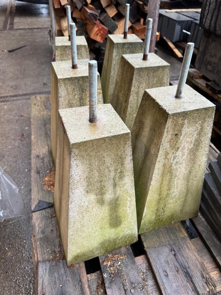 Betonnen poeren 120x120 mm 'wit' en antraciet., Doe-het-zelf en Verbouw, Overige Doe-het-zelf en Verbouw, Ophalen, Zo goed als nieuw