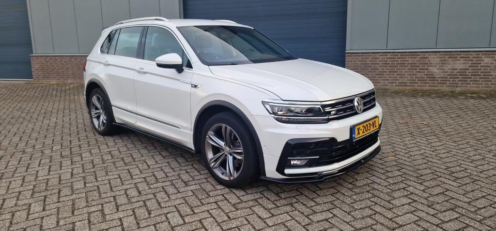 VW Tiguan 2.0TSI 220PK 4M Leder 2018 R line 99750km⁰, Auto's, 4 cilinders, 1984 cc, 2500 kg, Wit