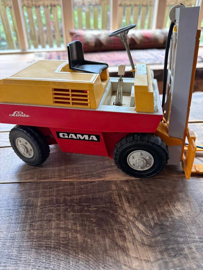 Tk speelgoed heftruck merk Gamma model Linde, Ophalen