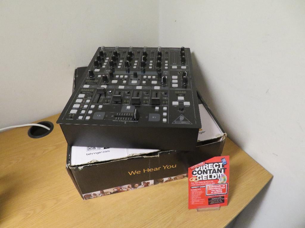 Behringer DDM4000 - DJ-mixer | Pawn Eindhoven, Ophalen, Gebruikt, Minder dan 5 kanalen, Microfooningang