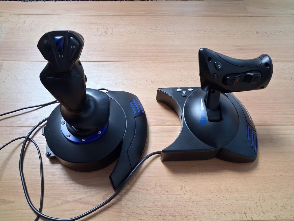 Thrustmaster/ playstation 5 HOTAS, Spelcomputers en Games, Ophalen of Verzenden, Zo goed als nieuw