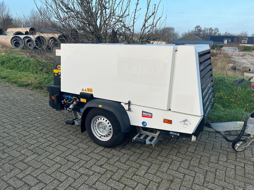 Kaeser M82 mobiele compressor 8400L/min Kubota diesel Stage5, 100 liter of meer, Ophalen of Verzenden, Zo goed als nieuw, 400 tot 800 liter/min