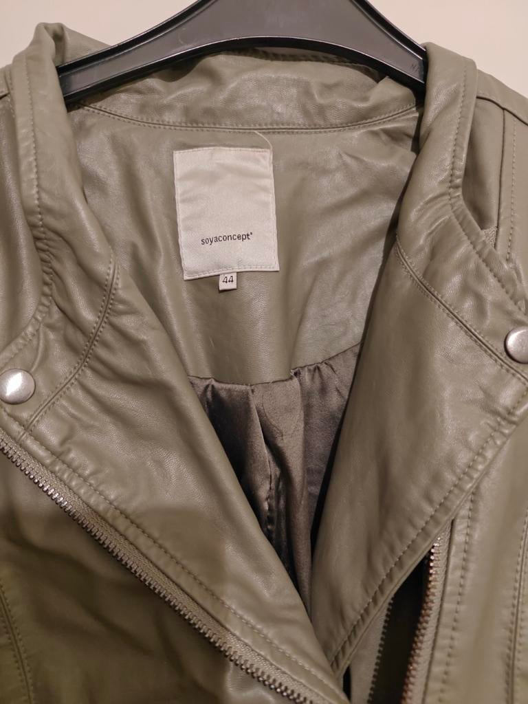 Groen lederlook jasje, Ophalen of Verzenden, Zo goed als nieuw, Maat 42/44 (L), Groen
