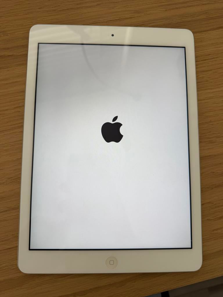 Ipad Air, A1474, zilver, Computers en Software, Apple iPads, Gebruikt, Apple iPad Air, 16 GB, Ophalen