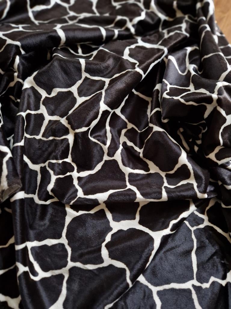 Coupon (meubel) stof met giraffe print, Hobby en Vrije tijd, Stoffen en Lappen, Bruin, Verzenden, 120 cm of meer, Nieuw