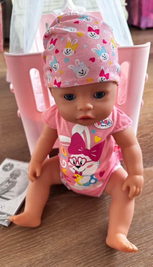 Baby Born Interactive Doll, Cot/Bed, Clothes, Accessories, Ophalen of Verzenden, Gebruikt, Babypop