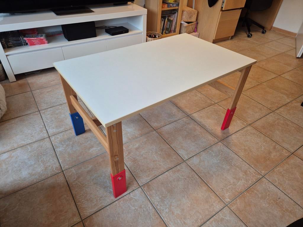 Speeltafel voor kinderen, Kinderen en Baby's, Kinderkamer | Tafels en Stoelen, Ophalen, Gebruikt, Tafel(s)