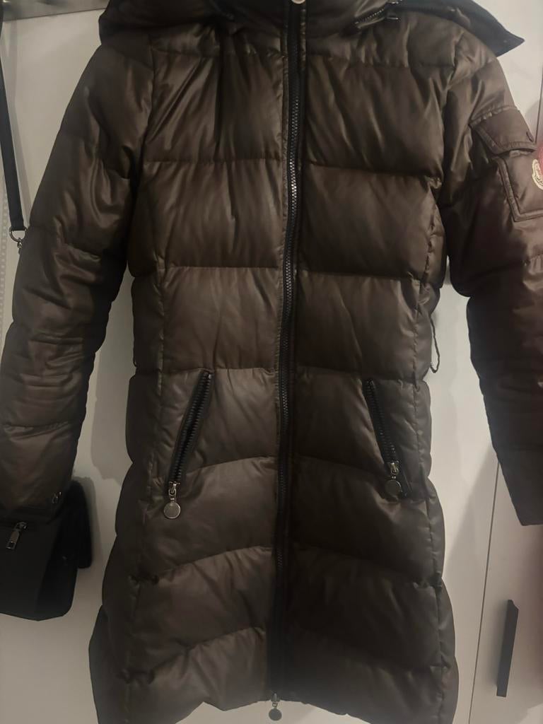 Moncler jas - Maat XS (valt kleiner), Ophalen of Verzenden, Gedragen, Maat 34 (XS) of kleiner, Bruin