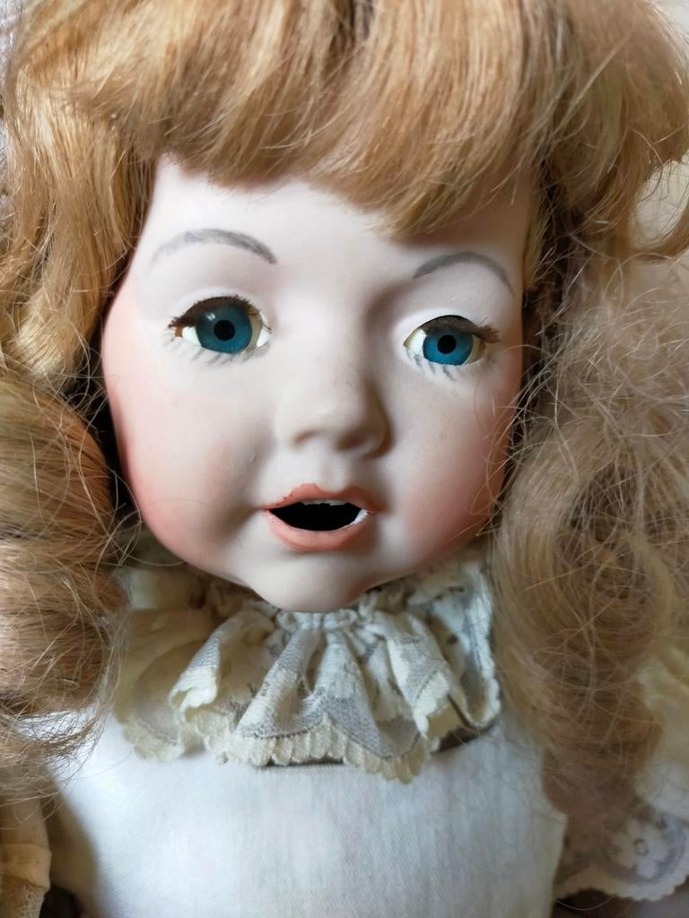 Popje (deels porselein), Ophalen of Verzenden, Gebruikt, Pop