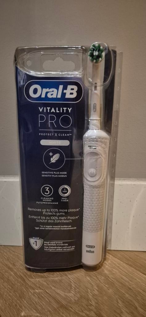 Oral B Vitality Pro elektrische tandenborstel, Ophalen of Verzenden, Nieuw, Tandenborstel