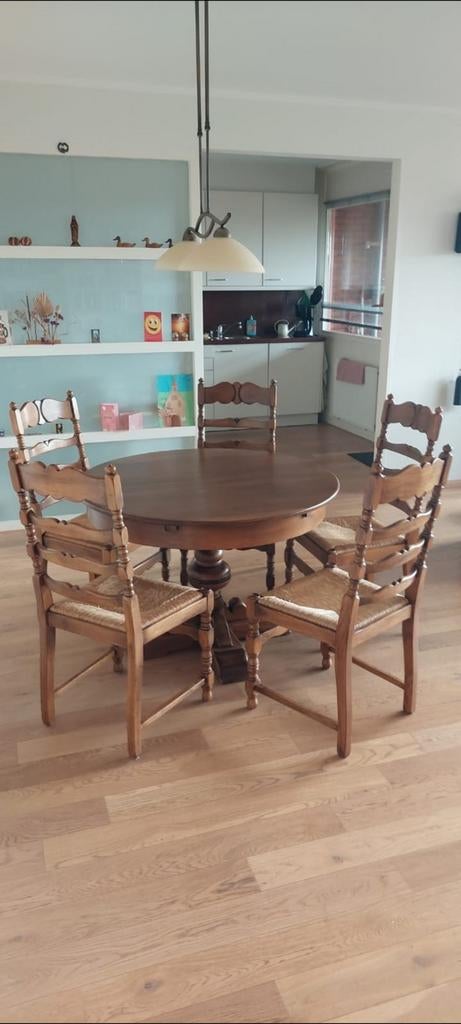 Eetkamertafel met stoelen, Ophalen, Zo goed als nieuw, 4 tot 6 stoelen