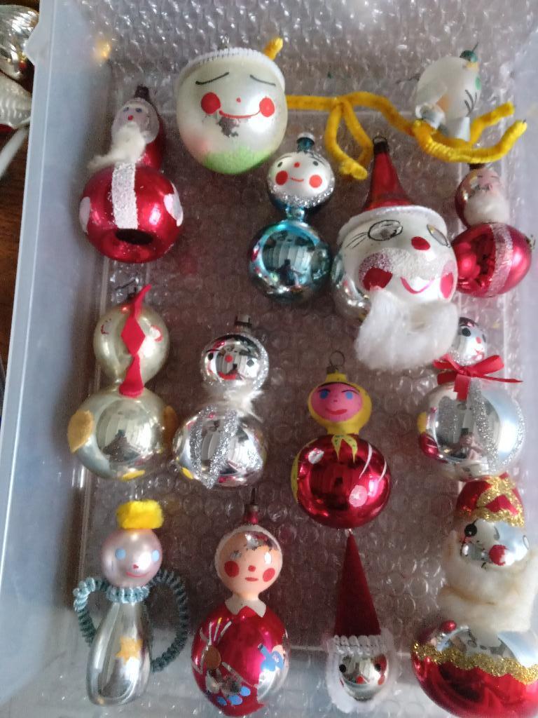 oude kerstbal nr 368 model popjes allerlei, Diversen, Kerst, Gebruikt, Ophalen of Verzenden