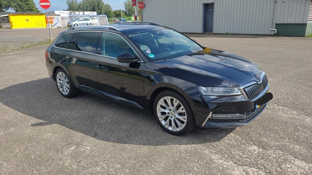 Super fijne Skoda Superb IV 2020, Auto's, Leder en Stof, Zwart, Stationwagon, Superb