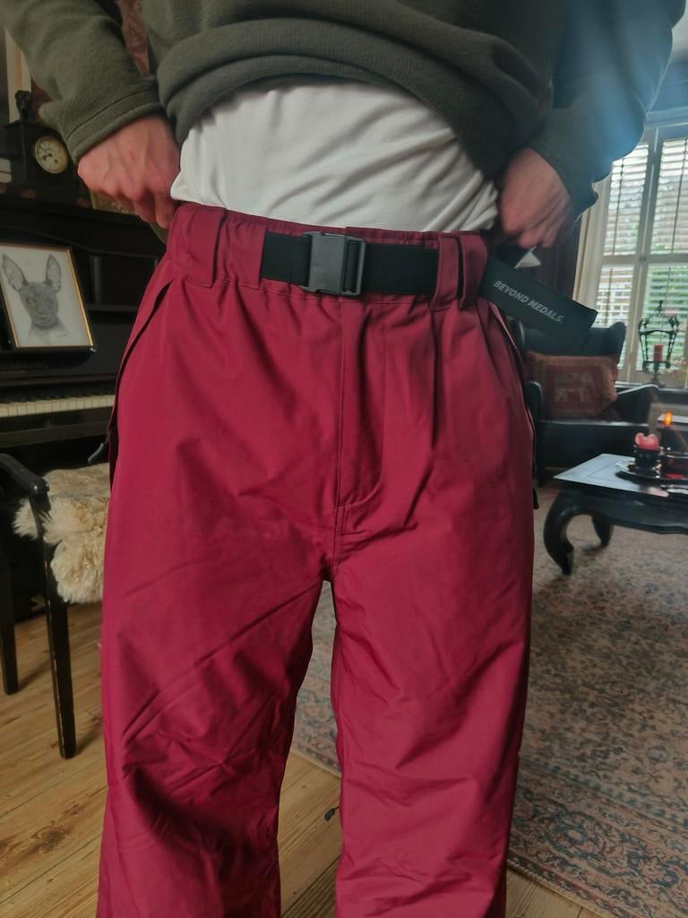 Beyond Medals snowboard broek M Bordeaux rood, Ophalen of Verzenden, Zo goed als nieuw, Zwart