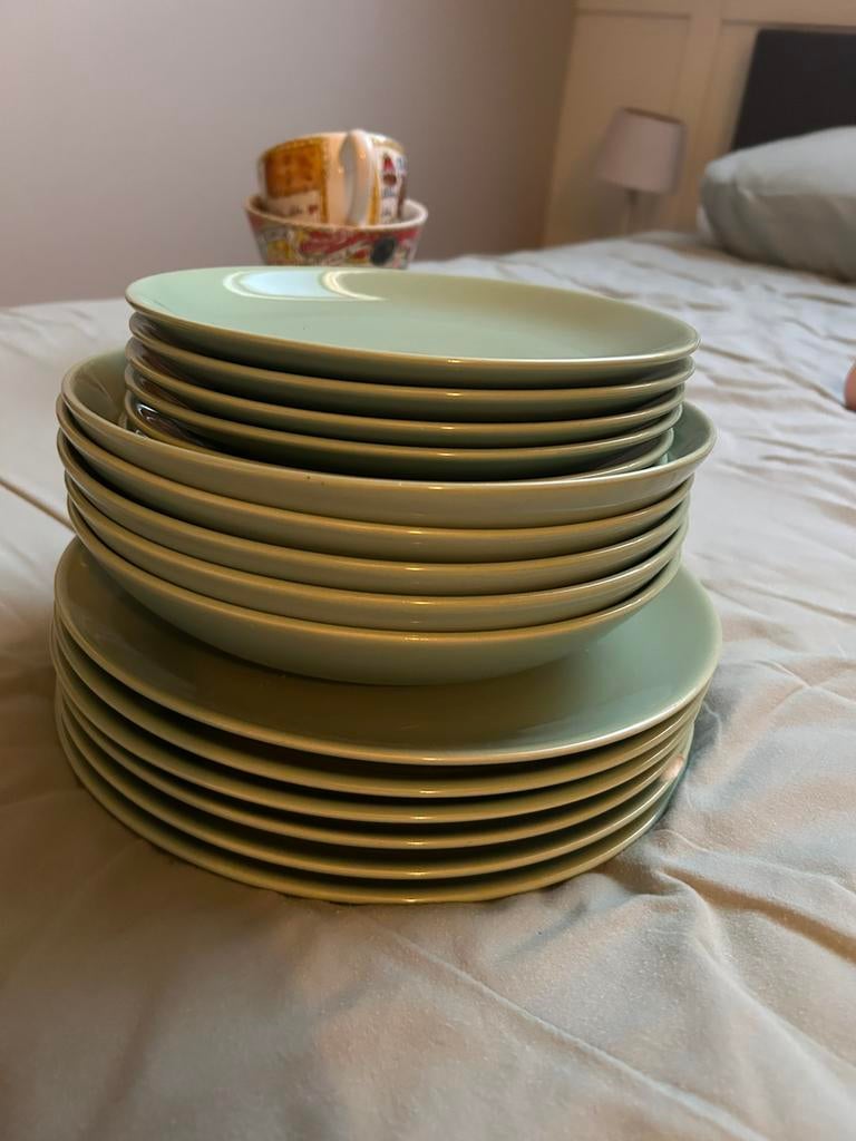 Ikea servies set, Huis en Inrichting, Ophalen, Aardewerk, Overige stijlen, Bord(en)