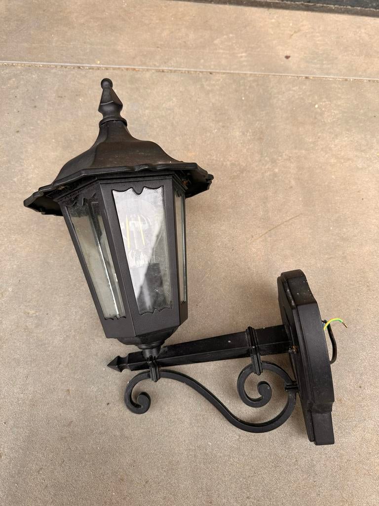 Zwarte buitenlamp, Gebruikt, Wandlamp, Ophalen of Verzenden, Netvoeding