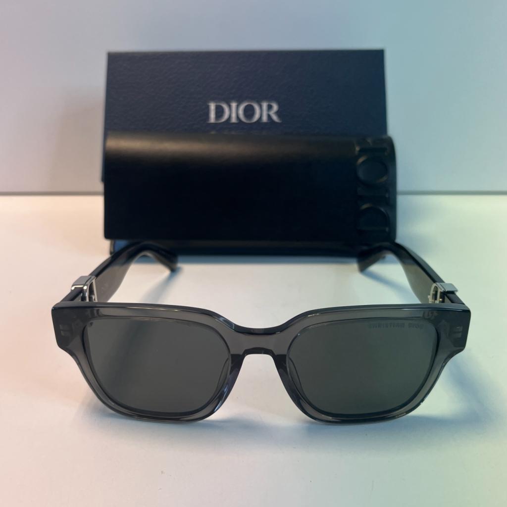 Dior Oblique S1 45A0 Zonnebril | Zeer Nette staat, Dior, Zo goed als nieuw, Support@dior.com, 30 Avenue Montaigne
75008 Paris
France