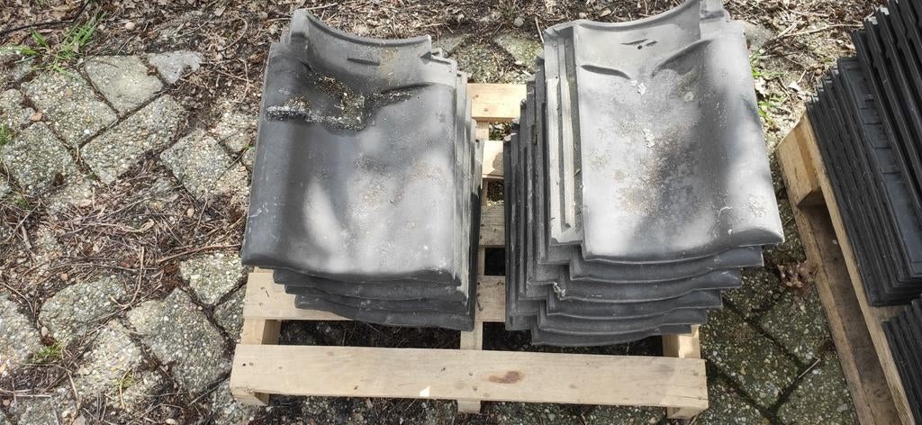 KDN Gevelpannen VHV - 5x Links, 6x Rechts, Ophalen, Gebruikt, Steen of Klei, Blauw