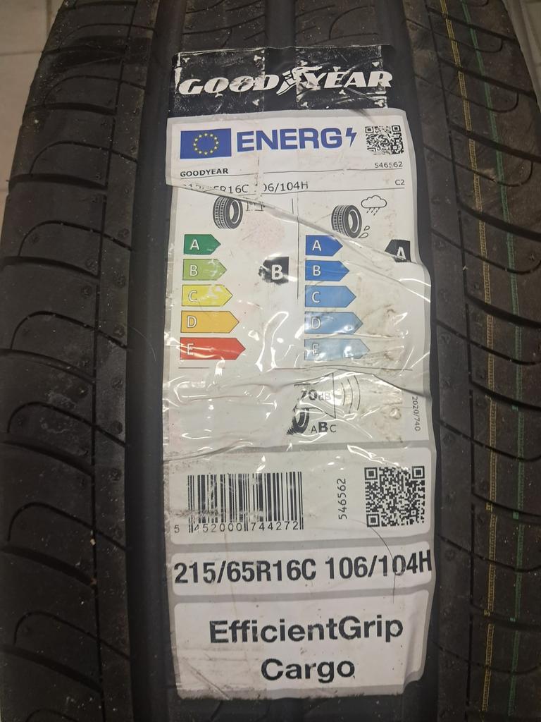 Goodyear efficientgrip cargo 215/65r16 106/104h 54psi 0323, Ophalen, Nieuw