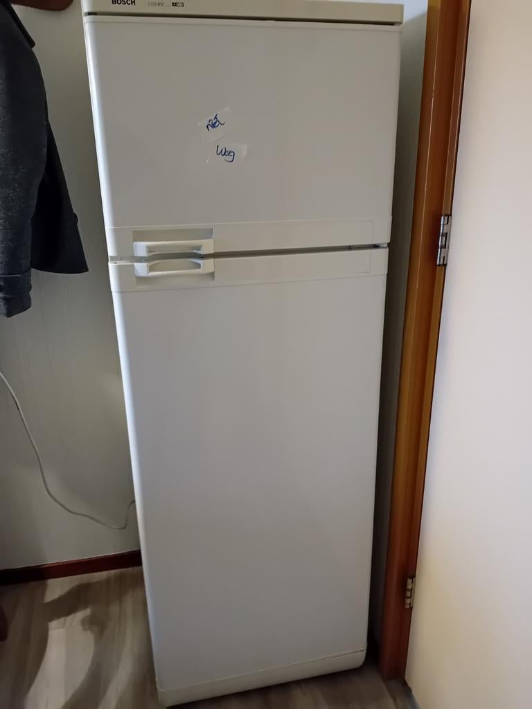 Bosch koel/vrieskast., 200 liter of meer, Ophalen, Gebruikt, Met aparte vriezer
