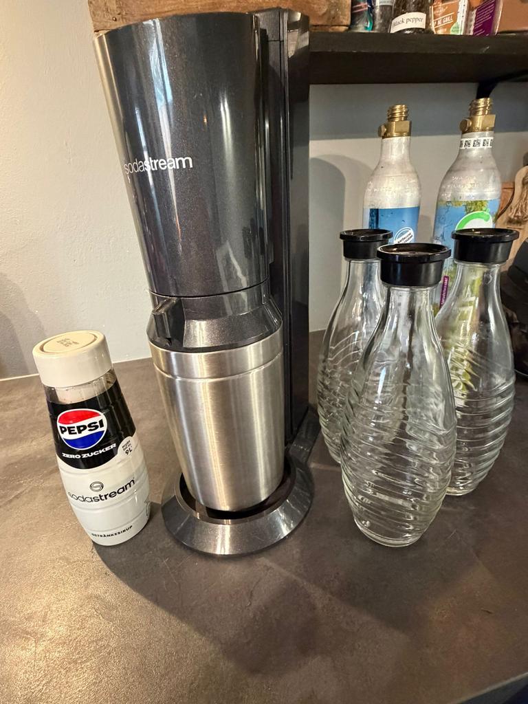 Sodastream Crystal, 3 cilinder en cilinder met vulsysteem, Ophalen, Gebruikt