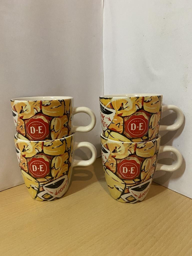 4 Douwe Egberts Selwyn Senatori koffie mok kopjes Royal Raja, Ophalen of Verzenden, Zo goed als nieuw, Overige stijlen, Kop(pen) en/of Schotel(s)