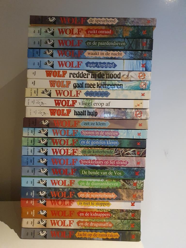Wolf (de Speurhond) serie veel 22 delen, Ophalen of Verzenden, Gelezen, Jan Postma