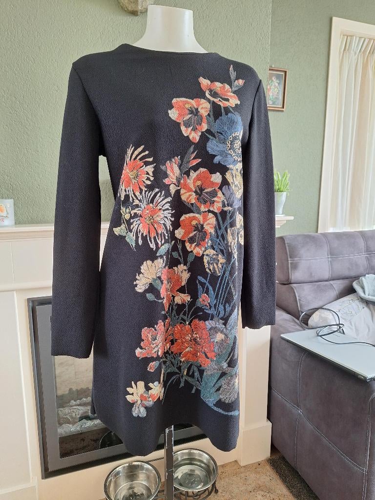 Zara zwarte bloemen jurk M 38 40, Maat 38/40 (M), Verzenden, Zo goed als nieuw, Boven de knie