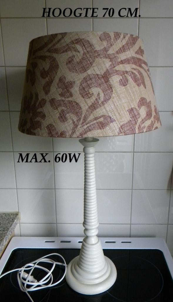 TAFELLAMP MET BAROK KAP EN HOUTEN VOET, Gebruikt, ROMANTISCH, LANDELIJK, Ophalen of Verzenden, Stof