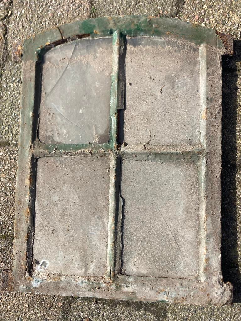 Gietijzeren stalraam - 44x35cm - met scheur, Ophalen of Verzenden