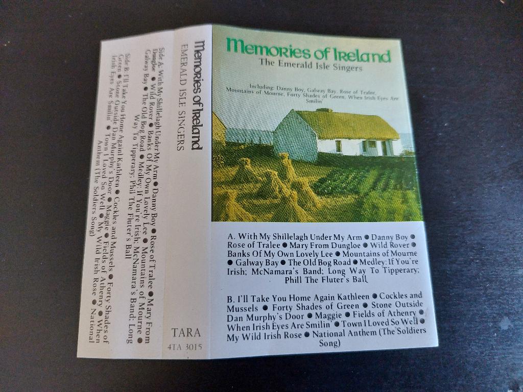 THE EMERALD ISLE SINGERS - MEMORIES OF IRELAND (MC), 1 bandje, Ophalen of Verzenden, Zo goed als nieuw, Origineel