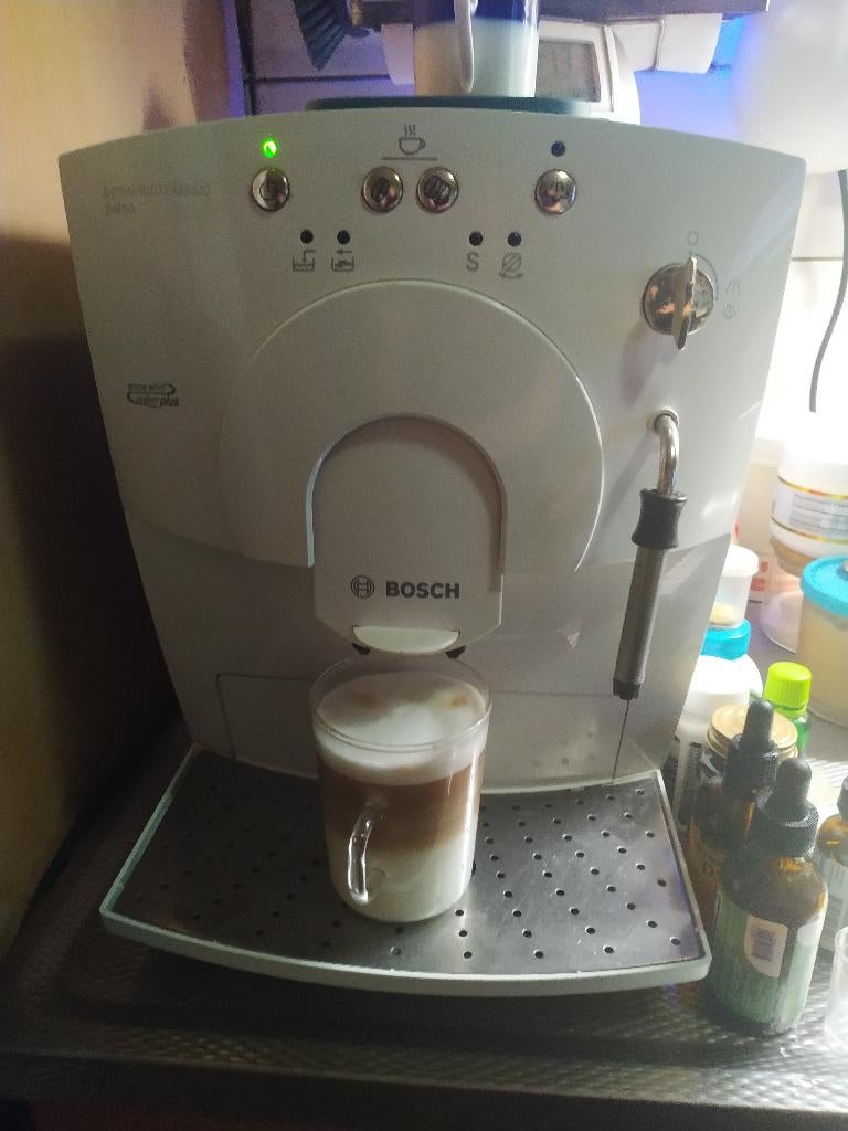 Bosch TCA5202/02 benvenuto classic piano, Afneembaar waterreservoir, Gebruikt, 10 kopjes of meer, Koffiemachine