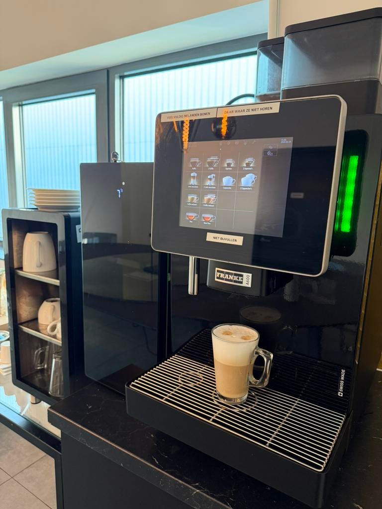 Franke A600 koffiemachine, Witgoed en Apparatuur, Gebruikt, 10 kopjes of meer, Koffiemachine, Koffiebonen